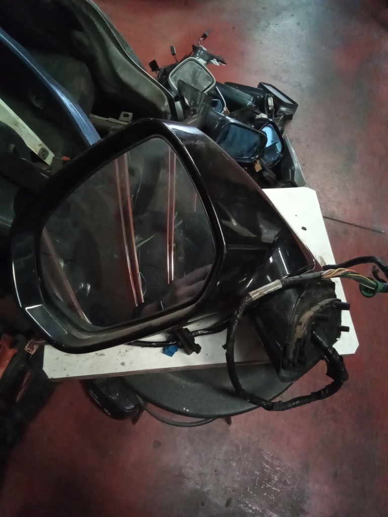 Retrovisor izquierdo citroen c4 gran picasso '08
