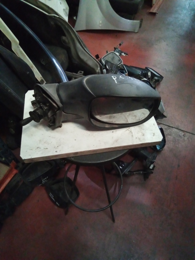 Retrovisor derecho manual citroen c3 '03