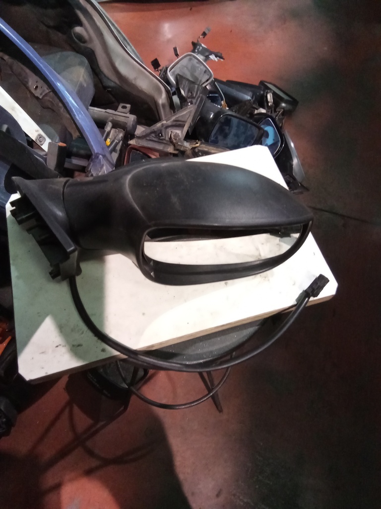 Retrovisor derecho citroen c3 '03