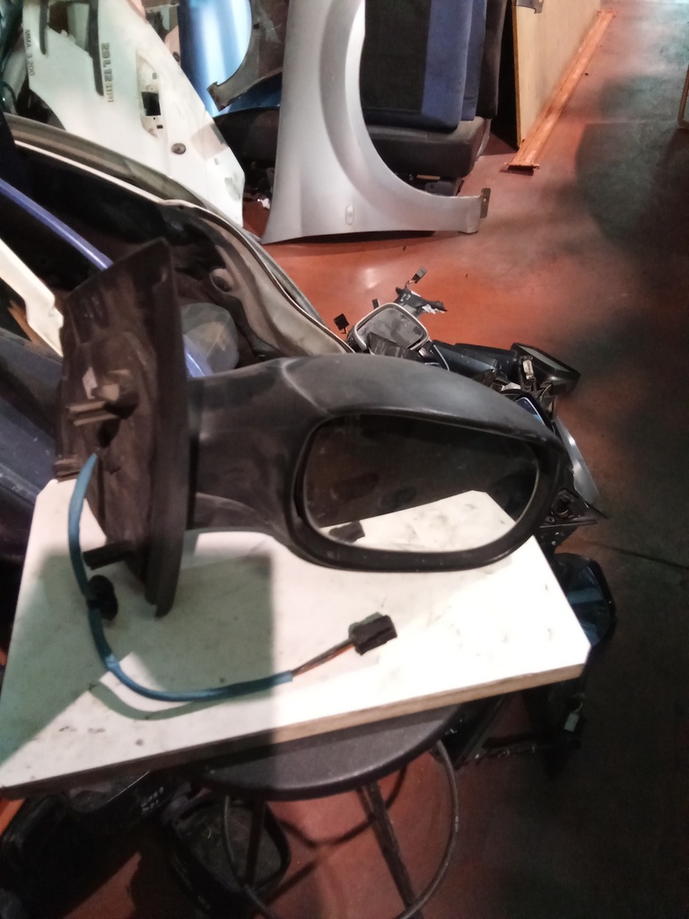 Retrovisor derecho citroen c2 '04