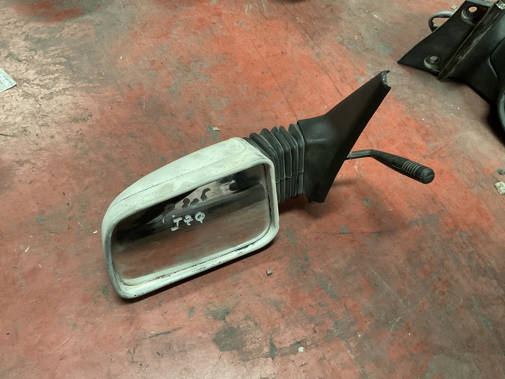 Retrovisor izquierdo manual peugeot 205 ‘90