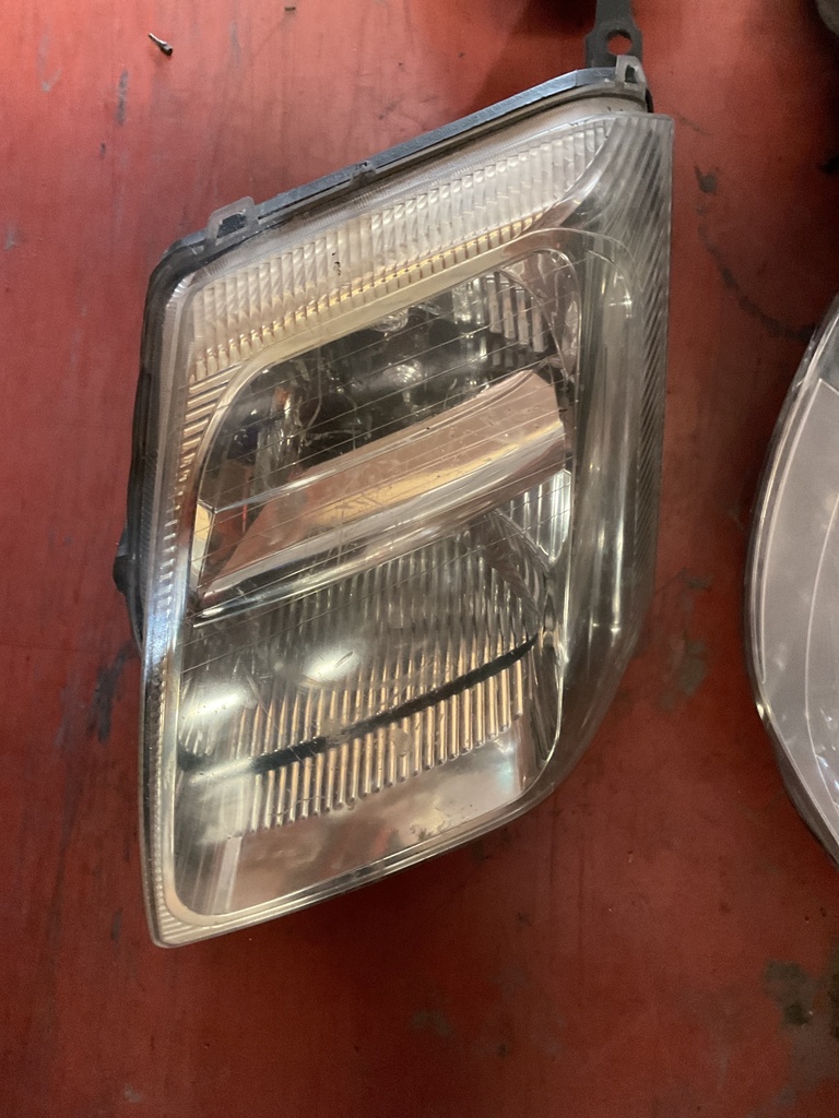 Faro izquierdo citroen c2