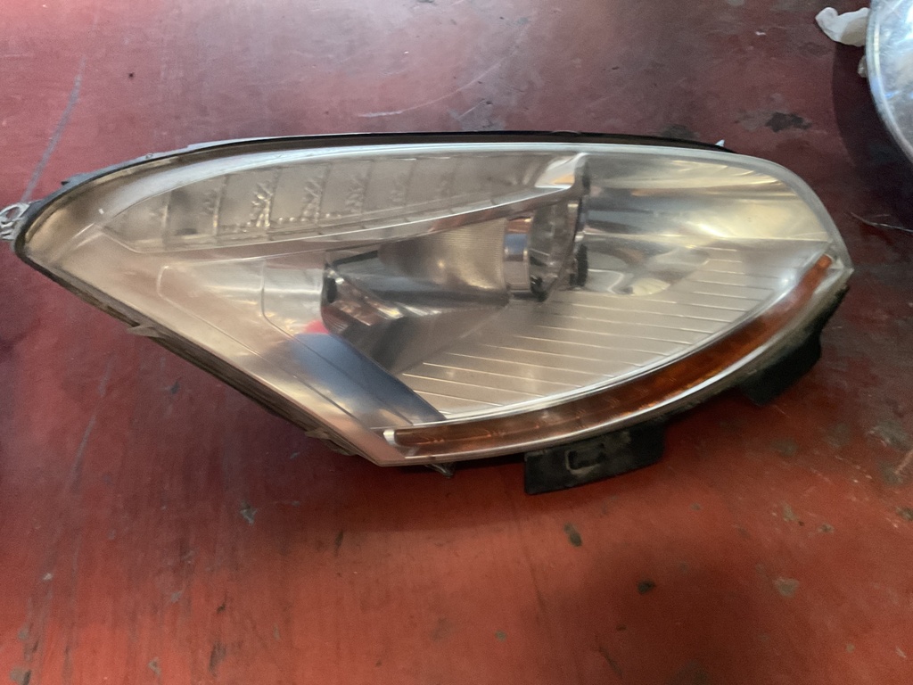 Faro derecho citroen c4 gran picasso