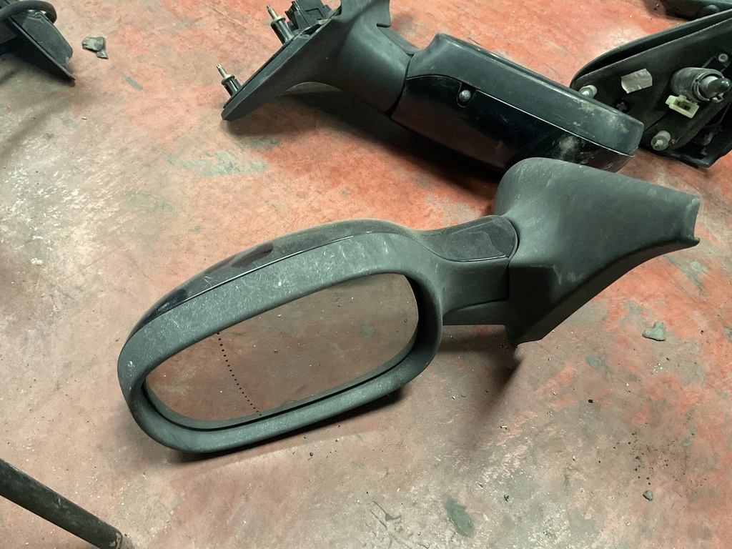 Retrovisor izquierdo renault megane ‘00