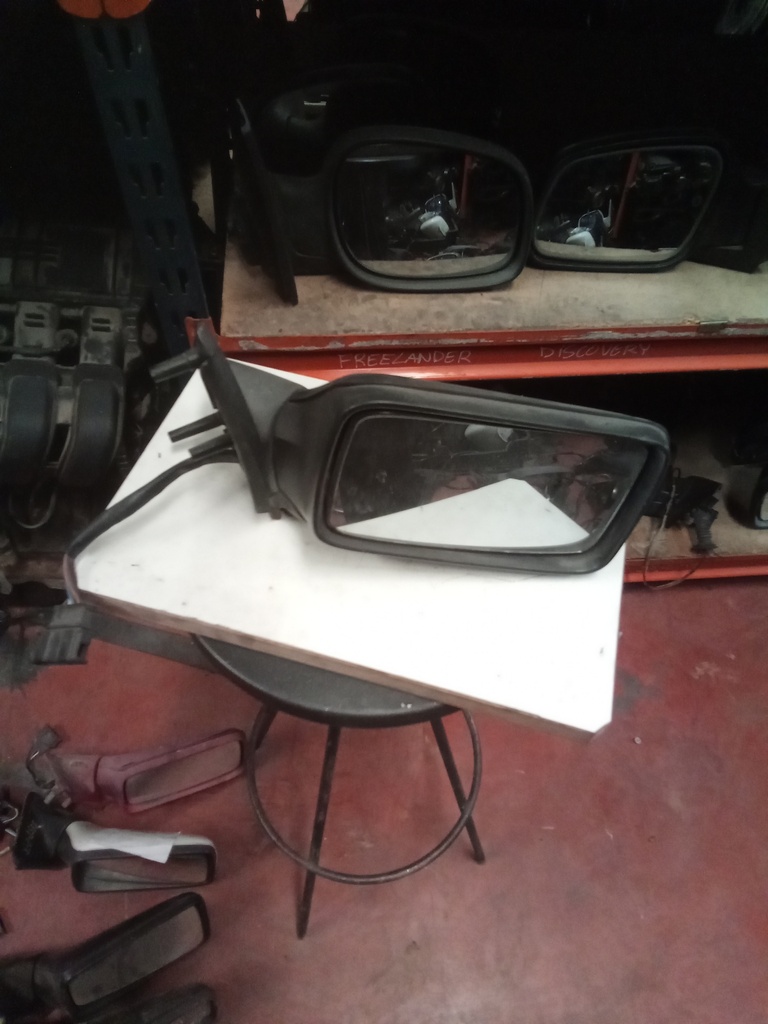 Retrovisor derecho volkswagen golf iii '91