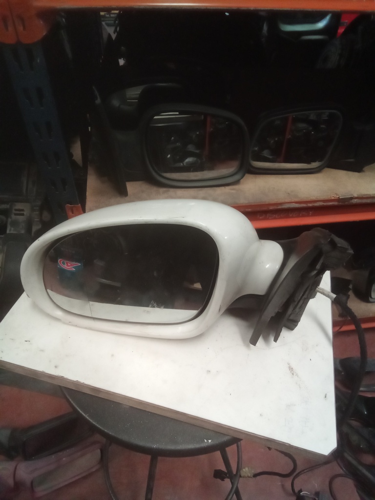 Retrovisor izquierdo volkswagen jetta '05
