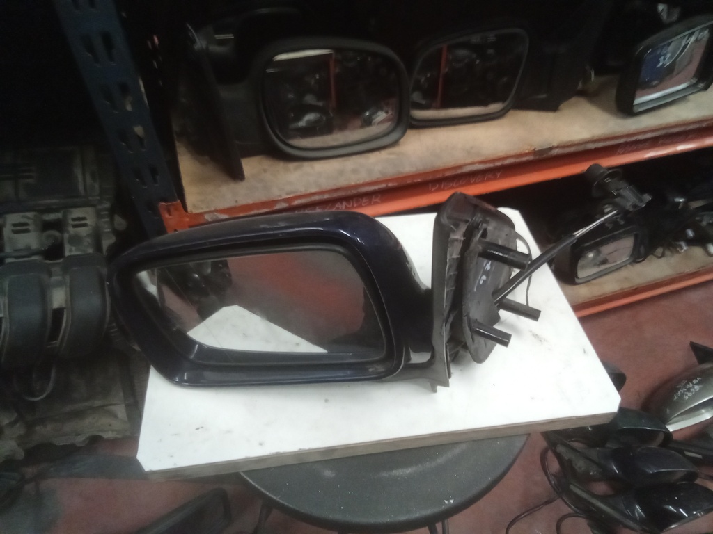 Retrovisor izquierdo manual volkswagen polo '96