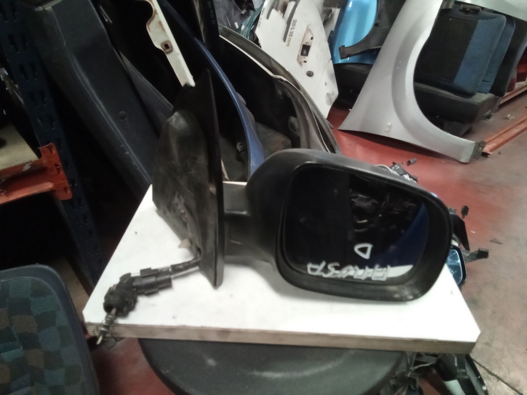 Retrovisor derecho manual seat arosa '99