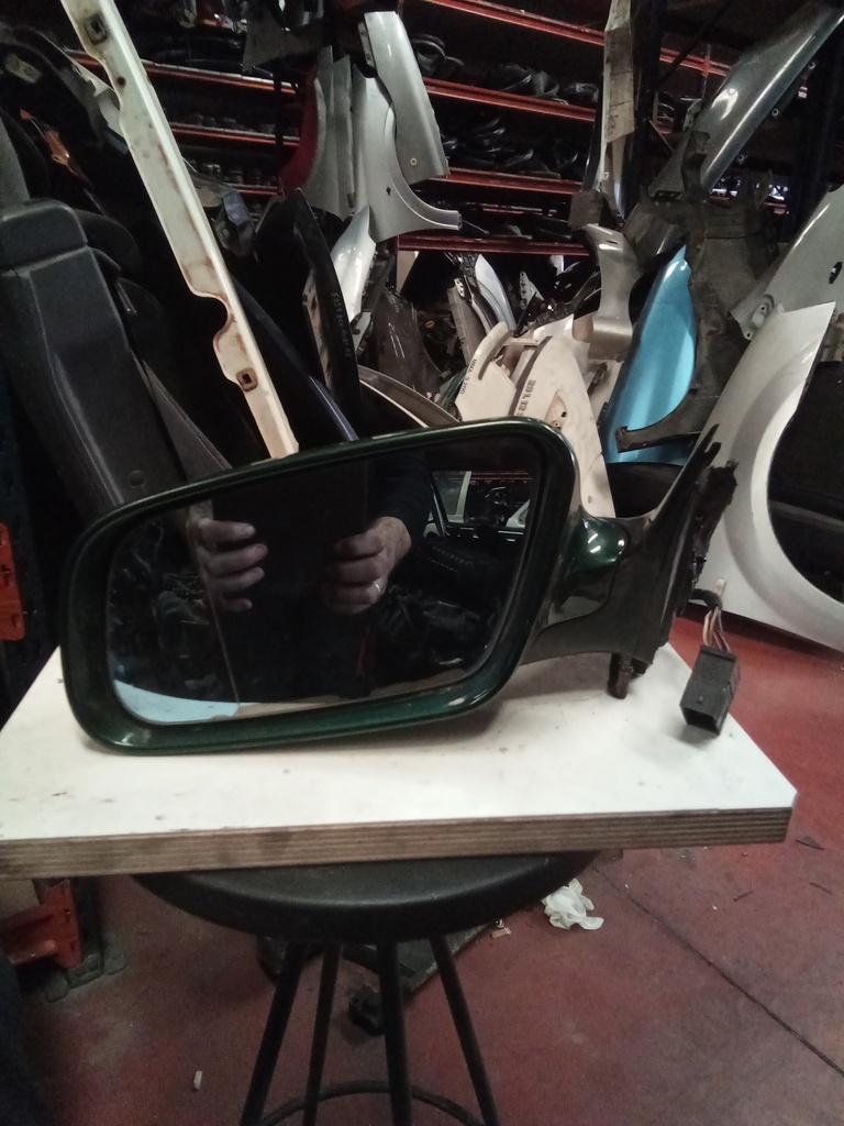 Retrovisor izquierdo audi a4 '99
