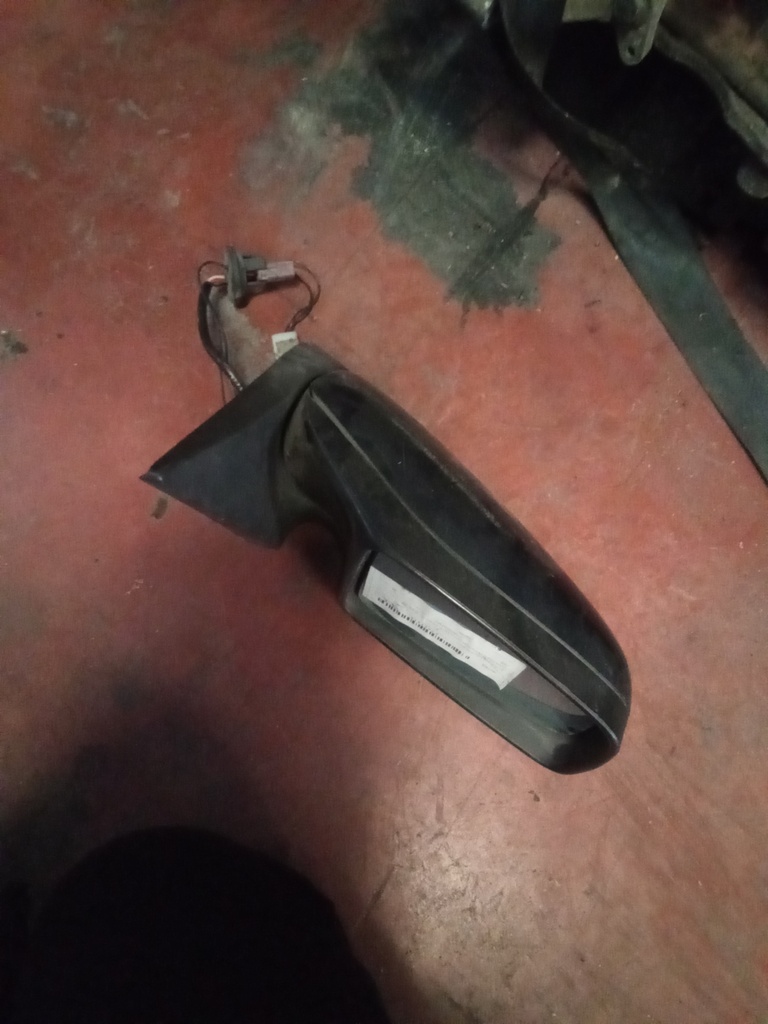 Retrovisor derecho skoda octavia '98