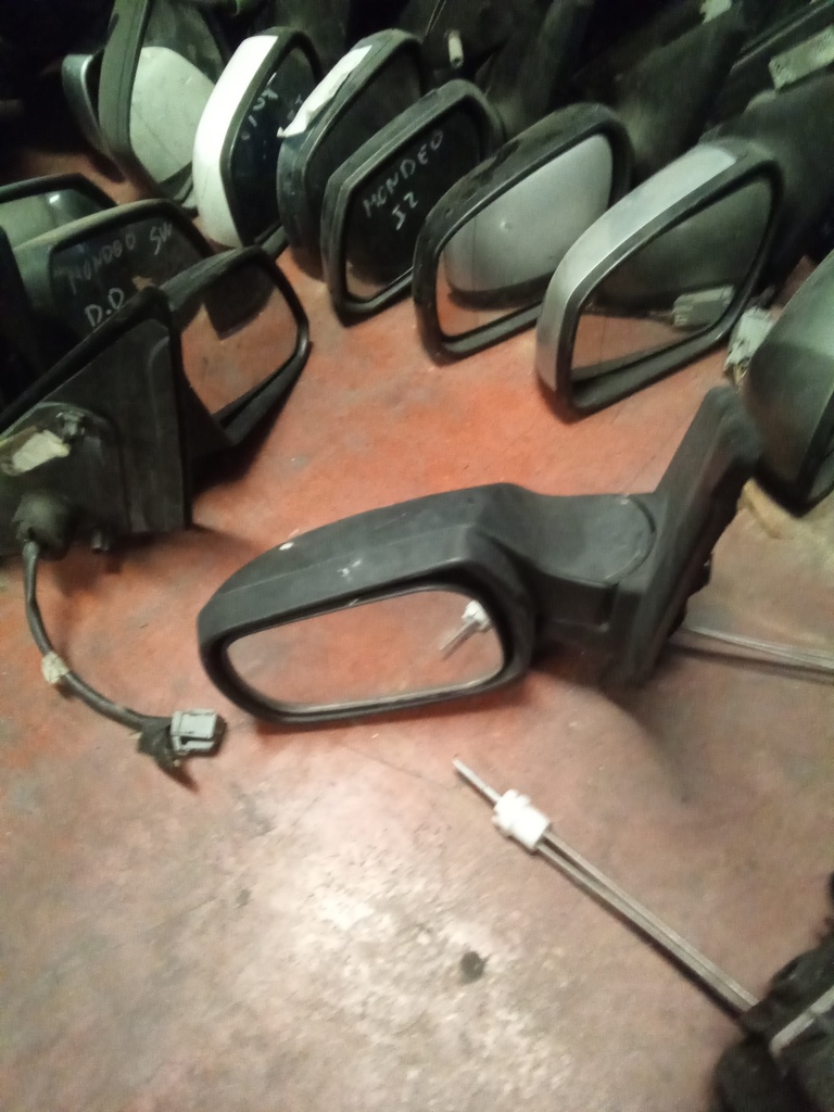 Retrovisor izquierdo manual ford fiesta '05