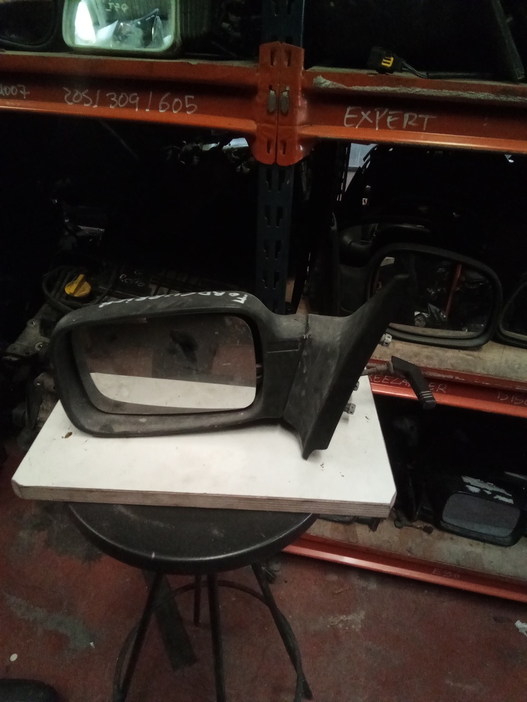 Retrovisor izquierdo manual ford courier '91