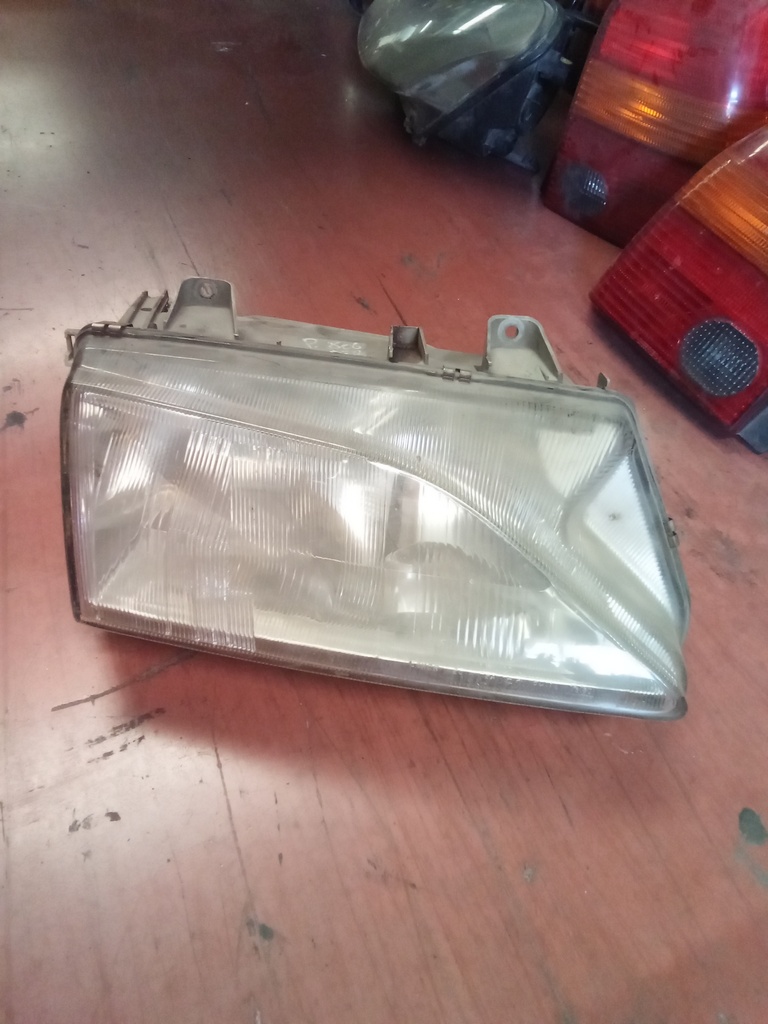 Faro izquierdo peugeot 806