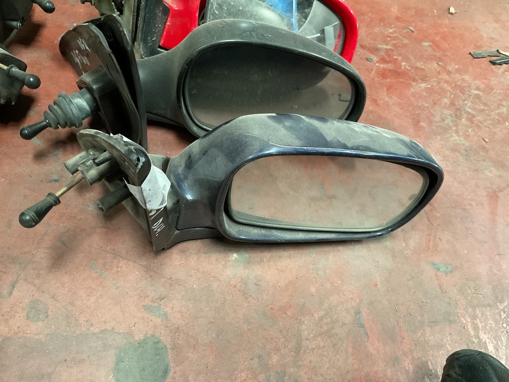 Retrovisor derecho manual daewoo nexia ‘96