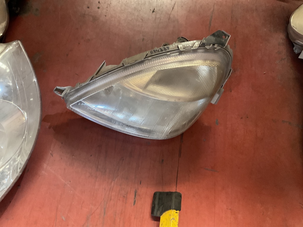 Faro izquierdo mercedes clase a w168 '00