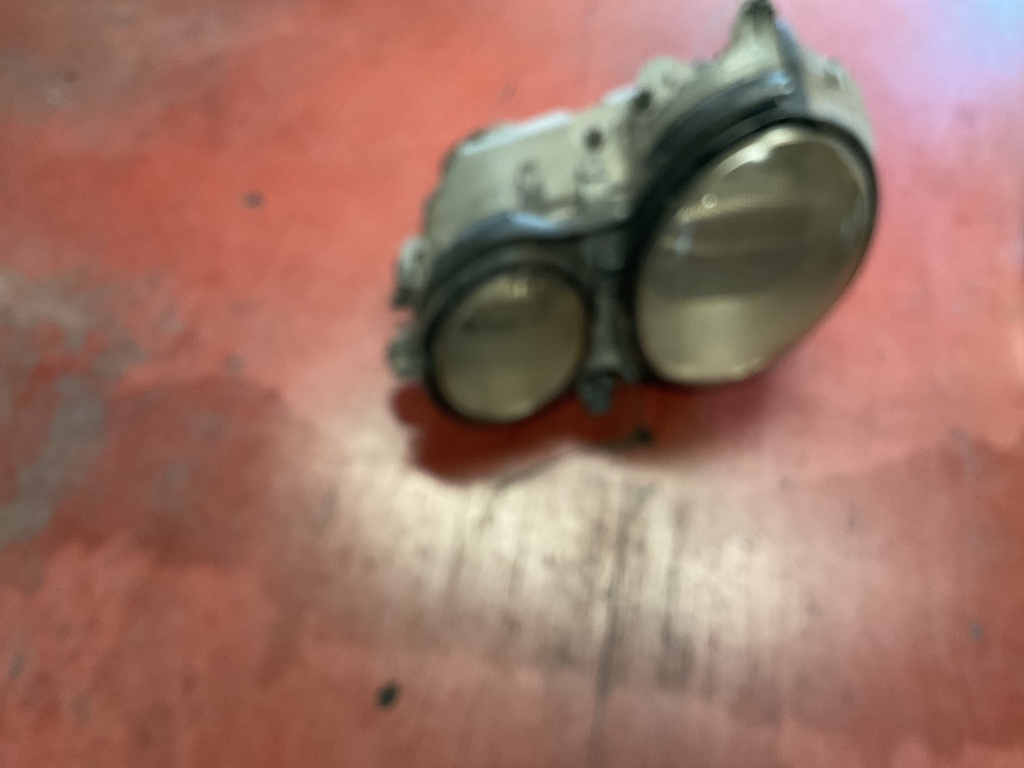 Faro derecho mercedes clase e w210