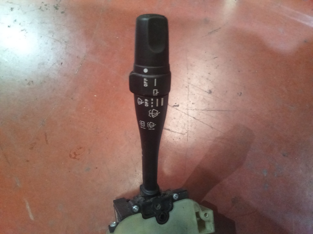 Mando de limpiaparabrisas nissan micra '00