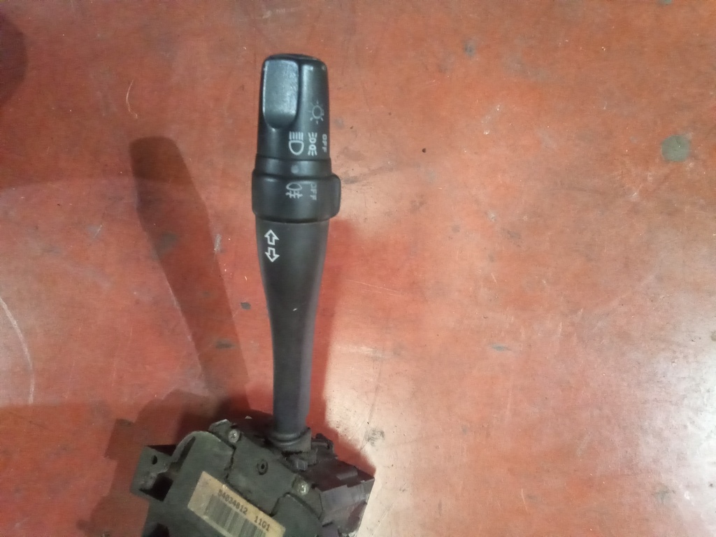 Mando de intermitentes nissan vanette '01