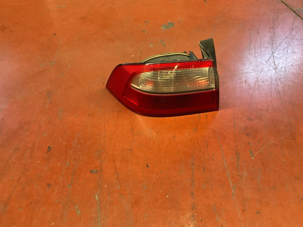 Piloto izquierdo Renault Laguna II