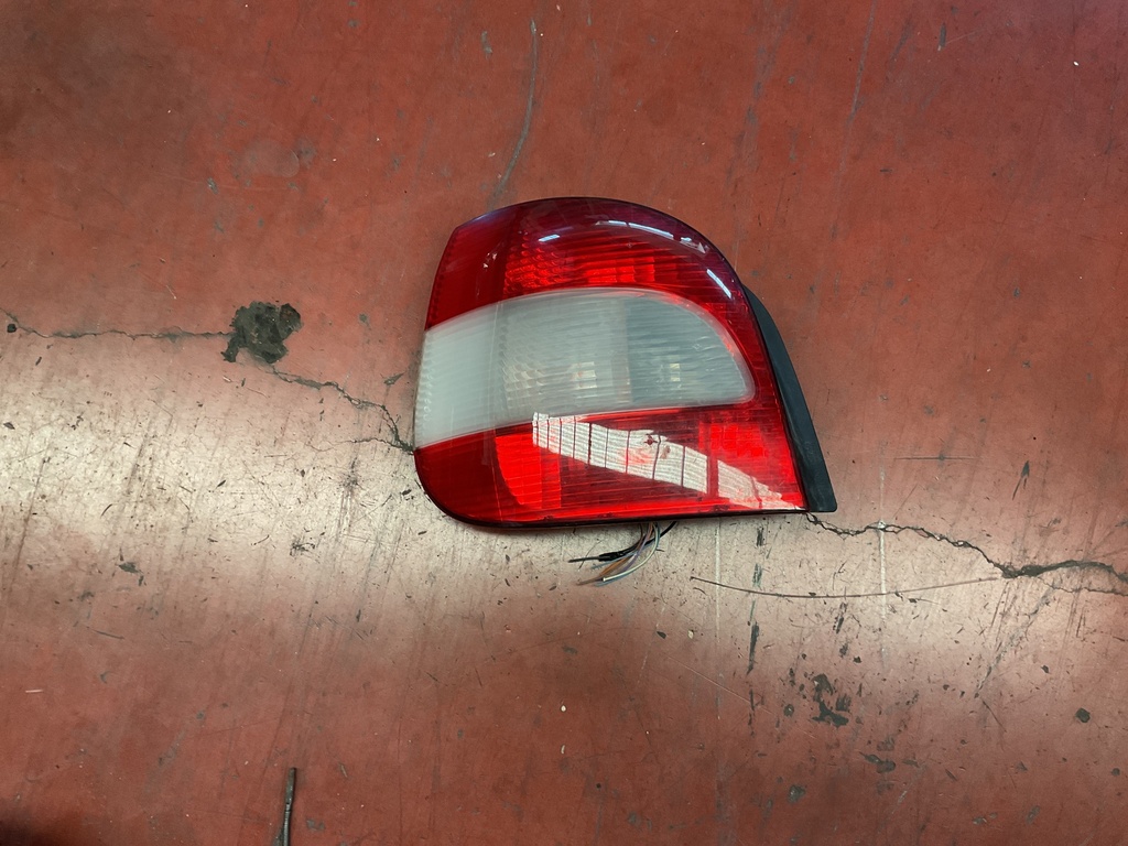 Piloto izquierdo Renault Scenic 2002