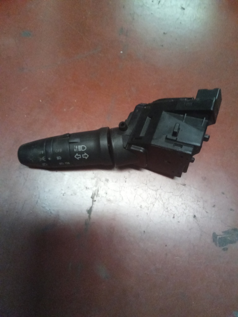 Mando de luces nissan primera '04