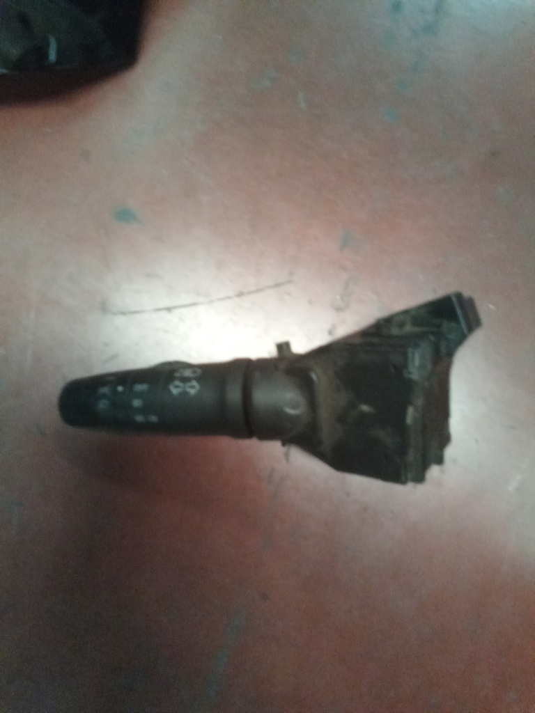 Mando de luces nissan x-trail '04