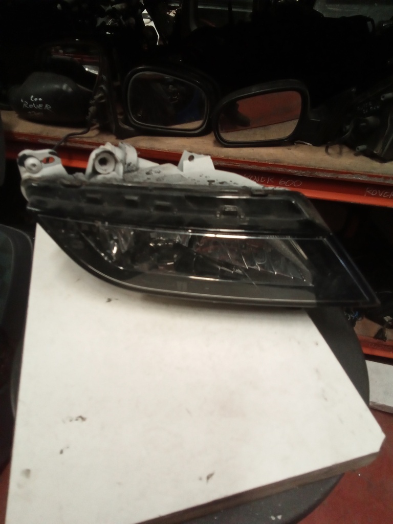 Faro antiniebla derecho seat Toledo '13