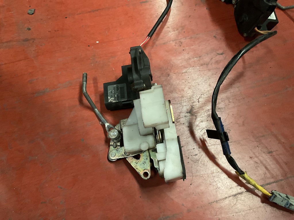 Cerradura trasera derecha rover 45 ‘00