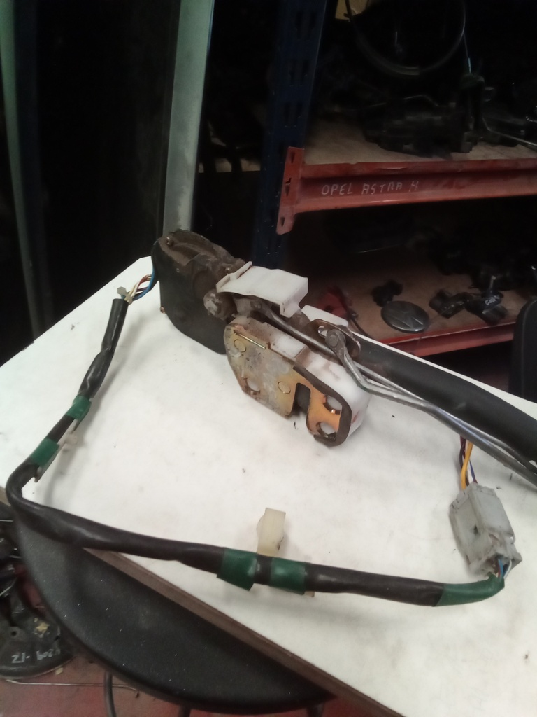 Cerradura delantera izquierda  Rover 45 '00