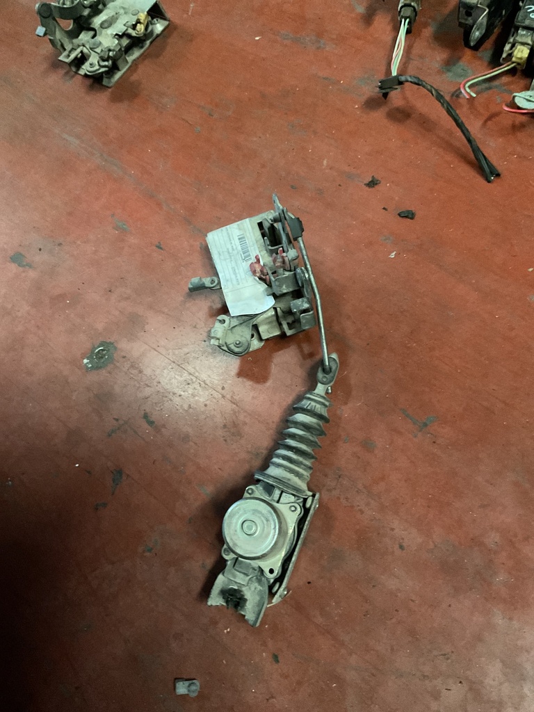 Cerradura delantera derecha jeep cherokee ‘97