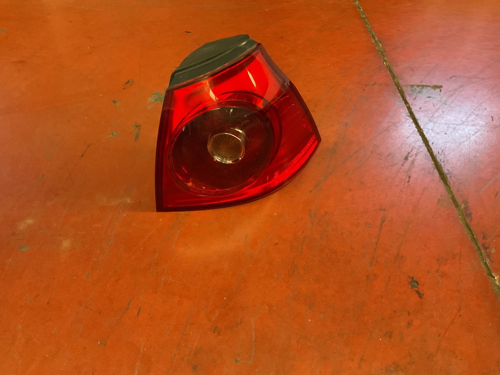 Piloto derecho Volkswagen Golf V