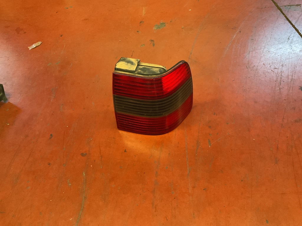 Piloto derecho Volkswagen Passat 1997