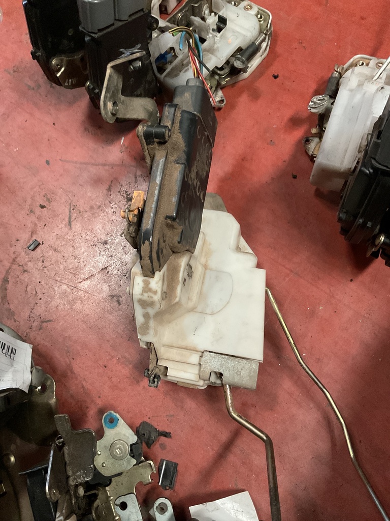 Cerradura delantera derecha honda hrv ‘08