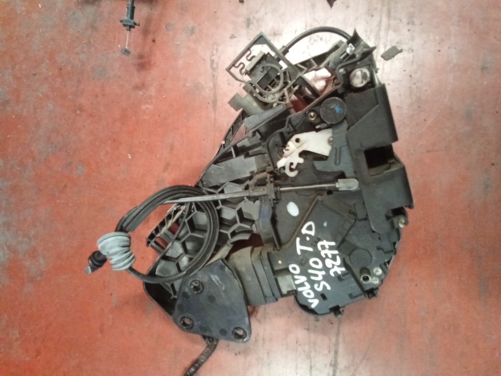 Cerradura trasera derecha Volvo s40 '06