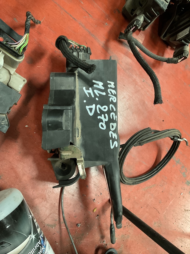 Cerradura delantera izquierda mercedes ml ‘07