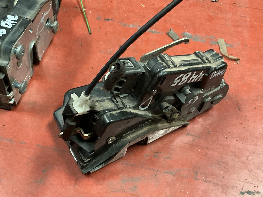 Cerradura delantera derecha bmw serie 3 E46 ‘02