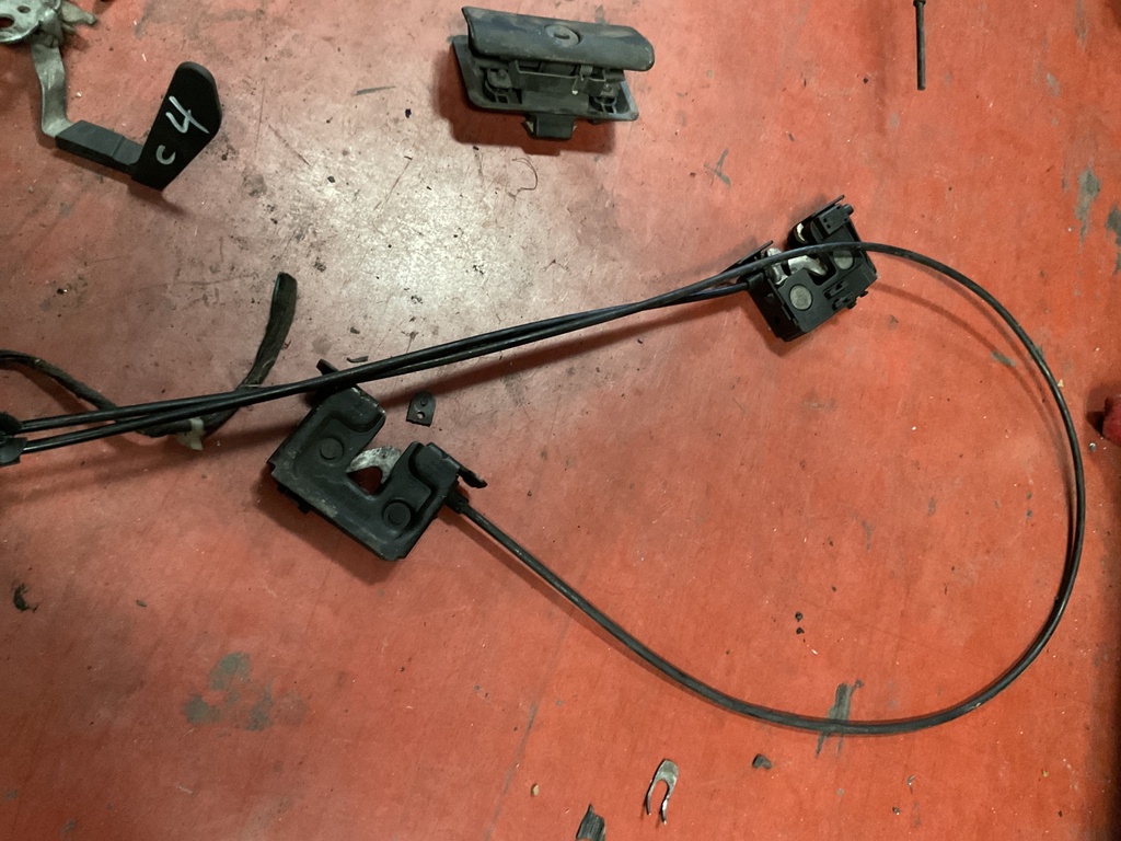 Cerradura capo bmw serie 6 E63 ‘04