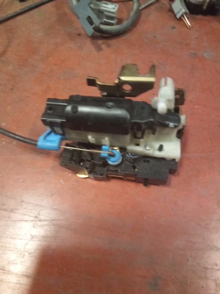 Cerradura trasera izquierda Renault Kangoo '08