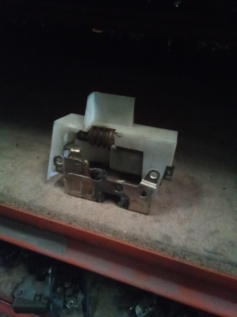 Cerradura delantera izquierda Renault scenic I '98