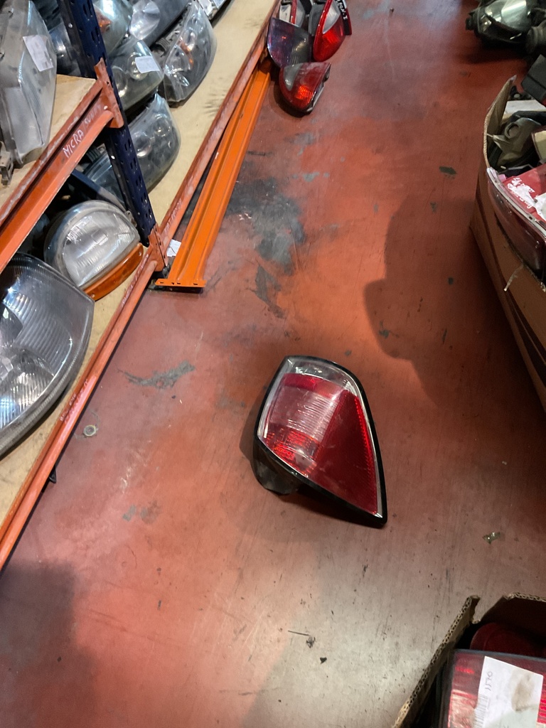 Piloto izquierdo Opel Astra H ranchera