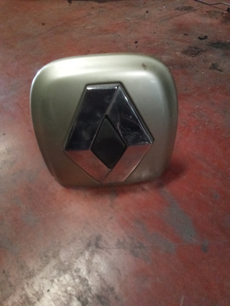 Pulsador maletero Renault Clio II '04