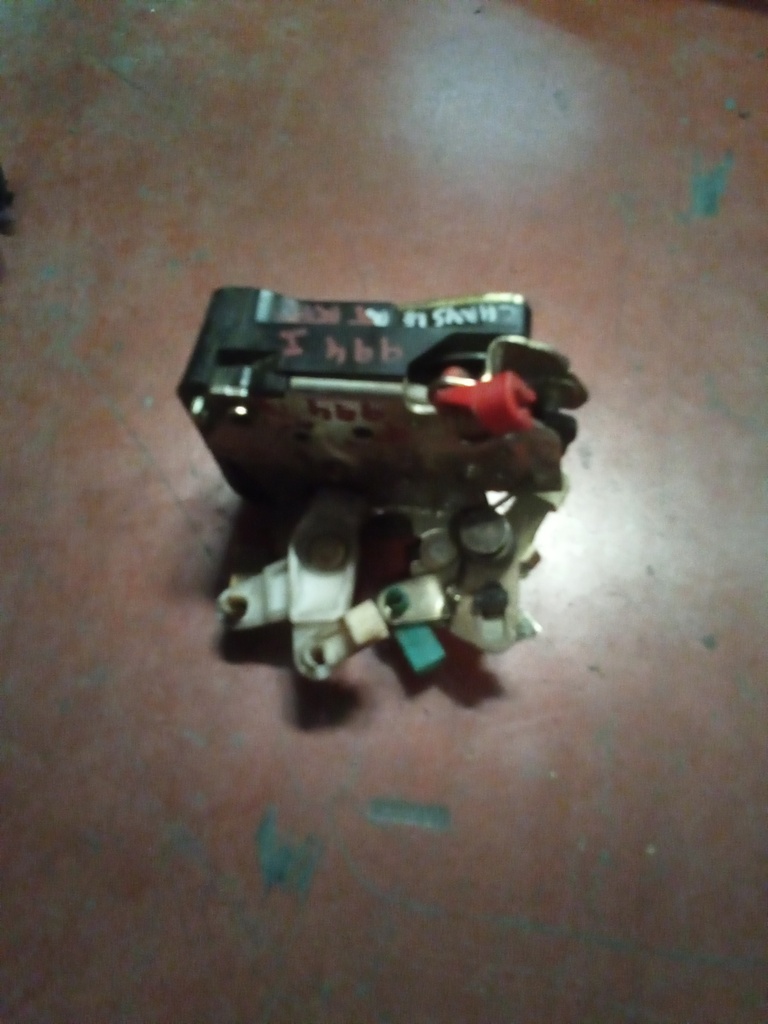 Cerradura trasera izquierda Chrysler pt Cruiser '00