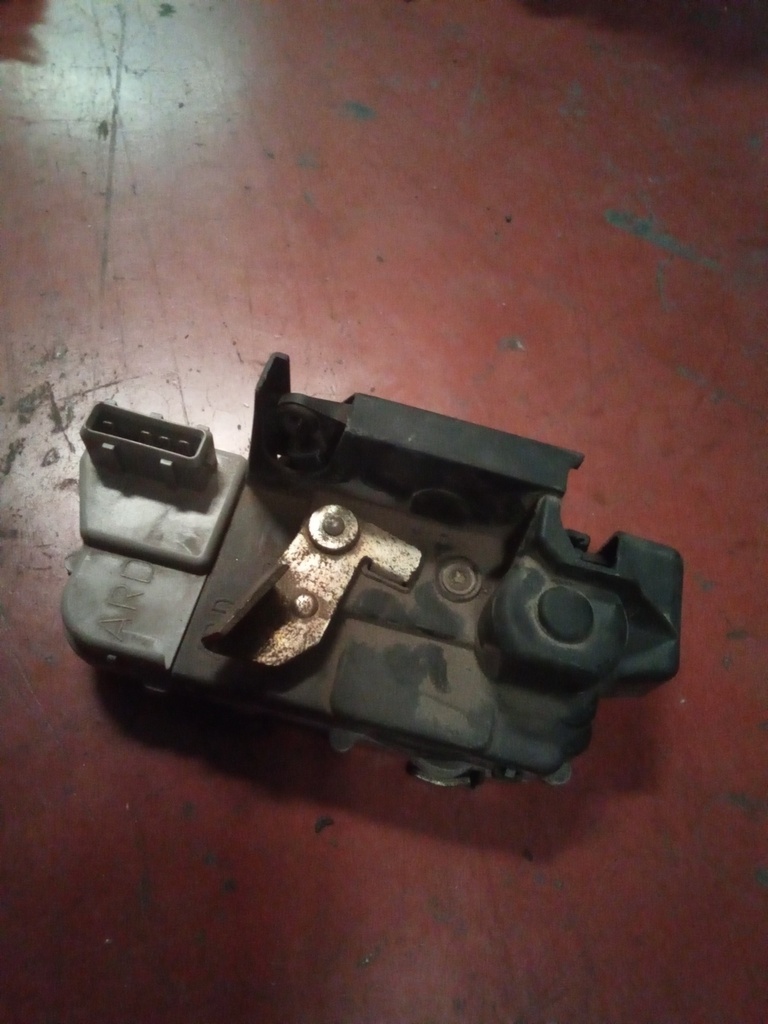 Cerradura trasera derecha citroen xsara ‘97