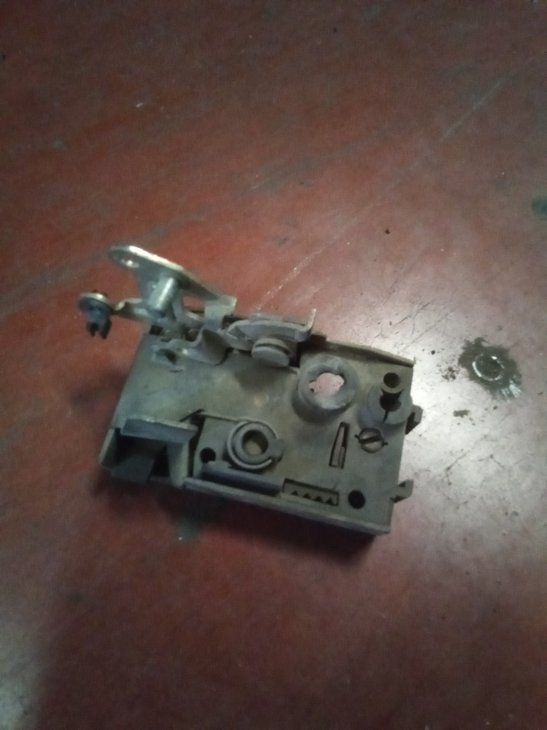 Cerradura trasera derecha citroen zx '93