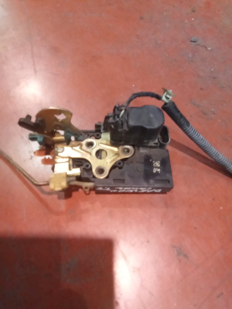 Cerradura trasera izquierda Daewoo Lanos '04