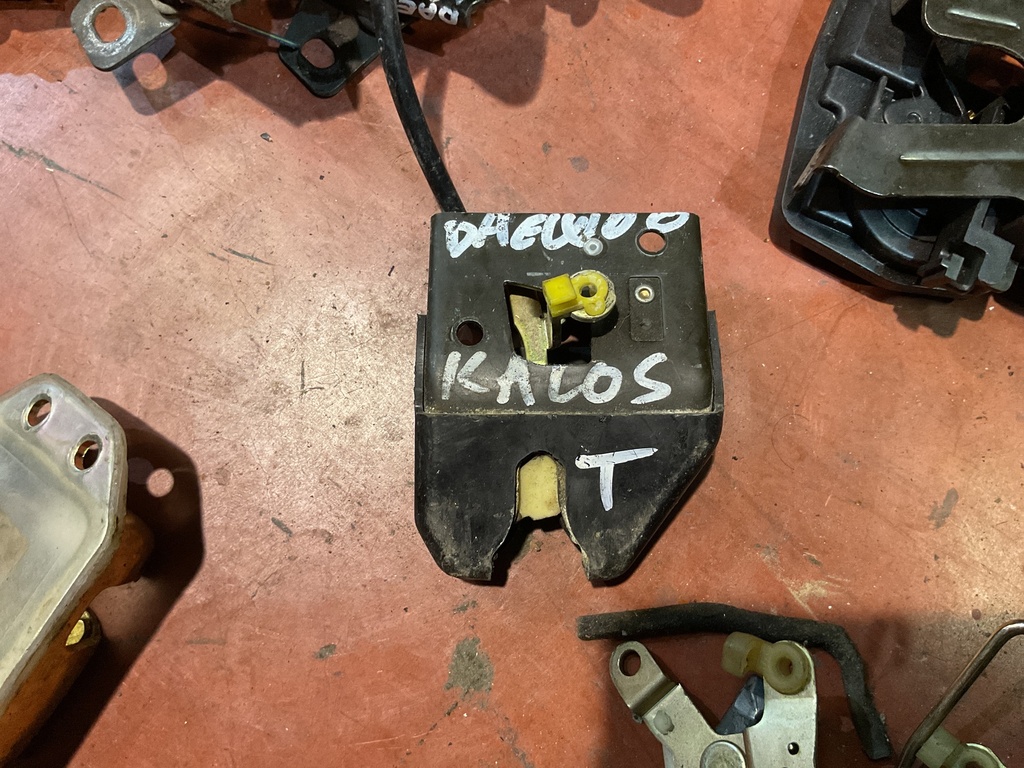 Cerradura maletero daewoo kalos ‘04