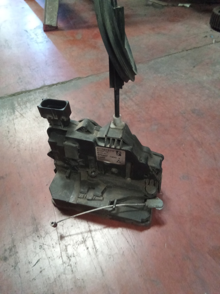 Cerradura trasera derecha Fiat grande punto '07