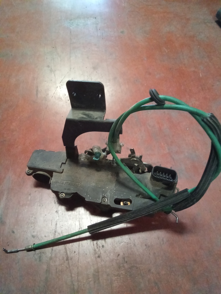 Cerradura delantera derecha Fiat stilo '03