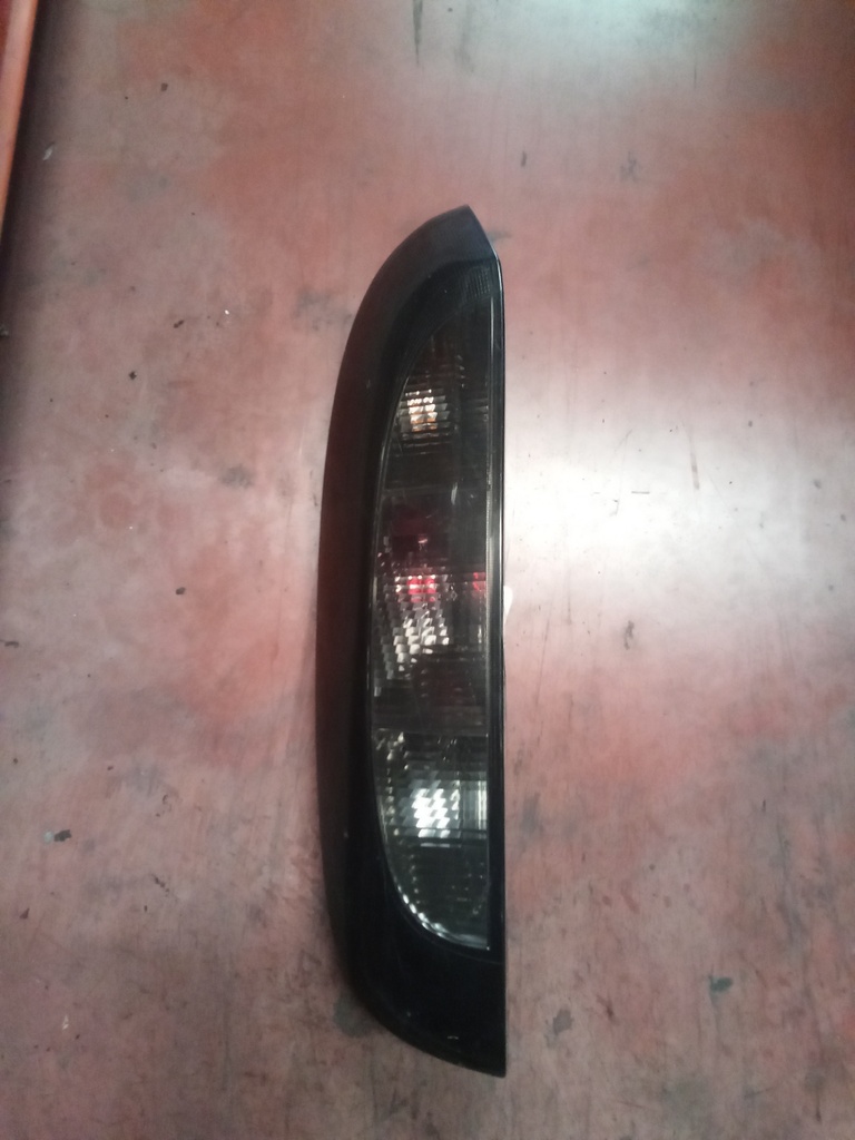 Piloto izquierdo Opel Corsa '04