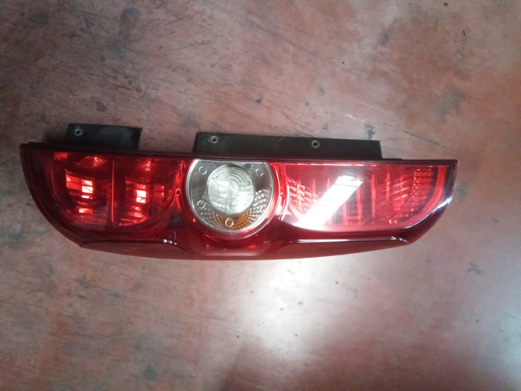 Piloto derecho Opel combo '10